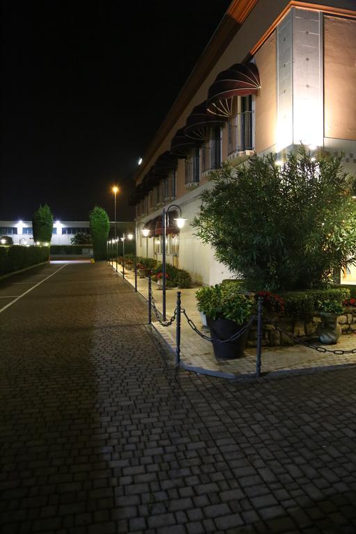 Hotel Lenotel Exteriér fotografie