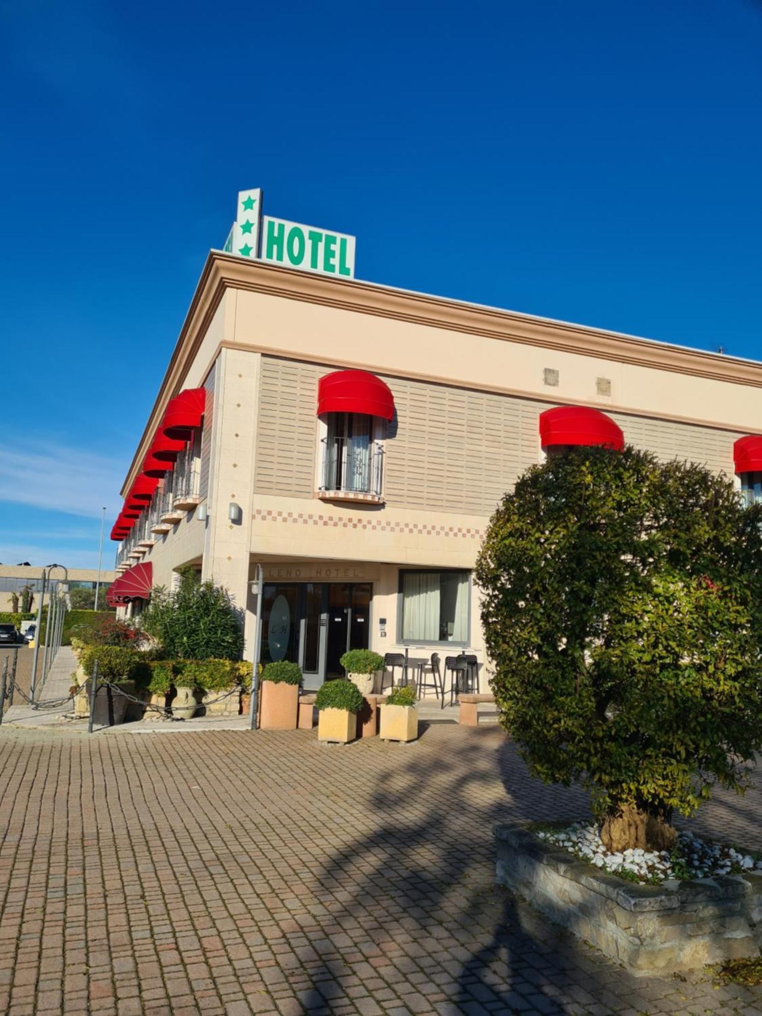Hotel Lenotel Exteriér fotografie