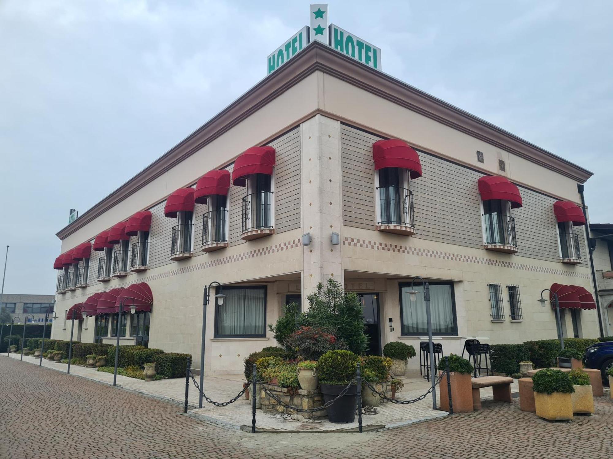 Hotel Lenotel Exteriér fotografie